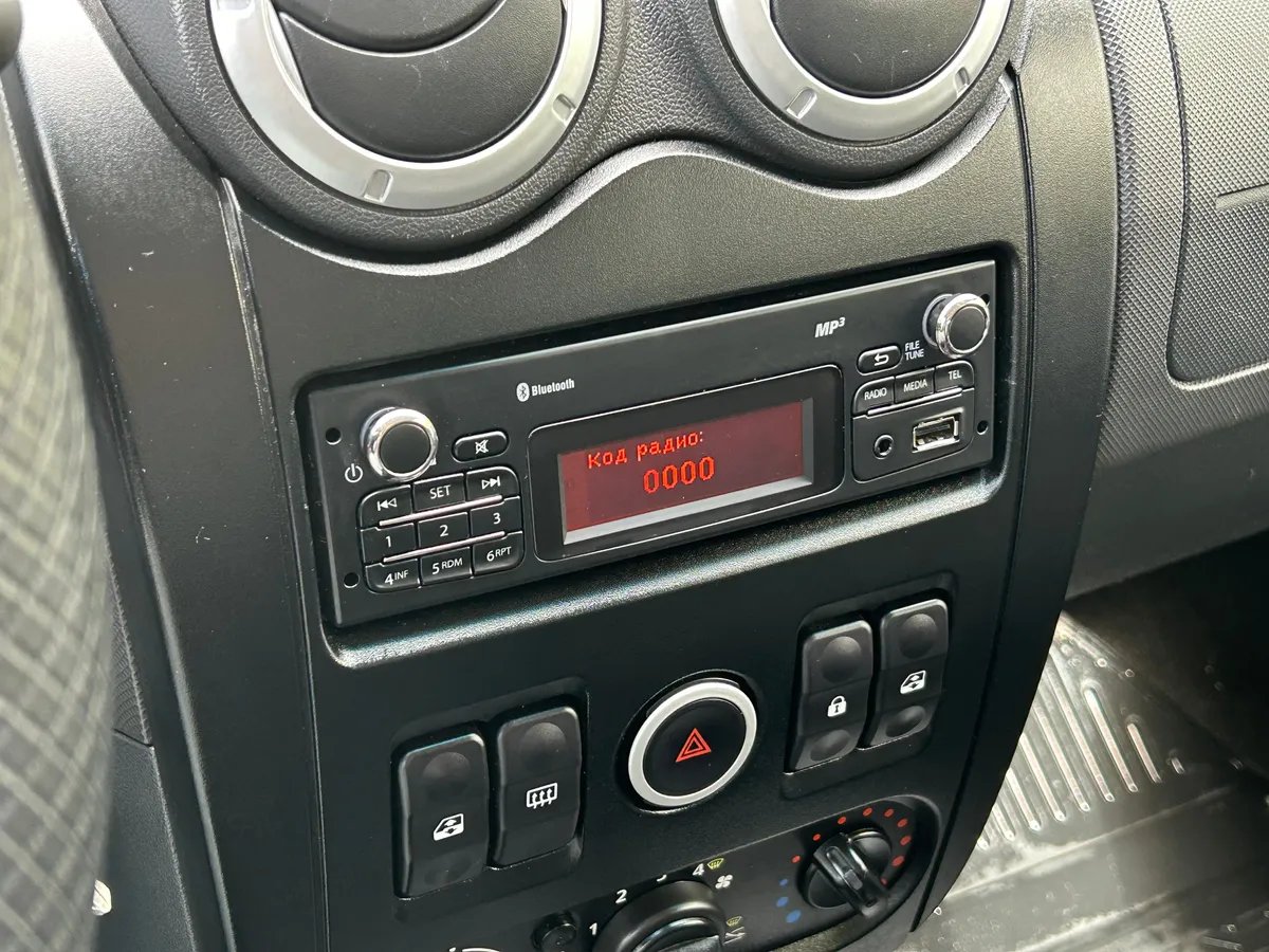 ВАЗ (Lada) Largus 1.6 MT 16 кл (7 мест) (106 л.с.)