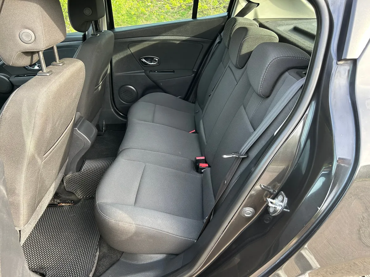 Renault Megane 1.6 MT (106 л.с.)