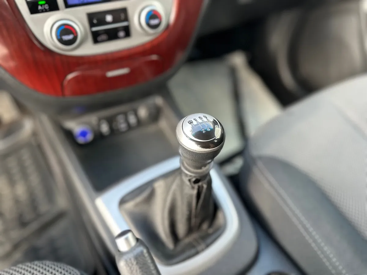 Hyundai Santa Fe 2.7 MT (188 л.с.)