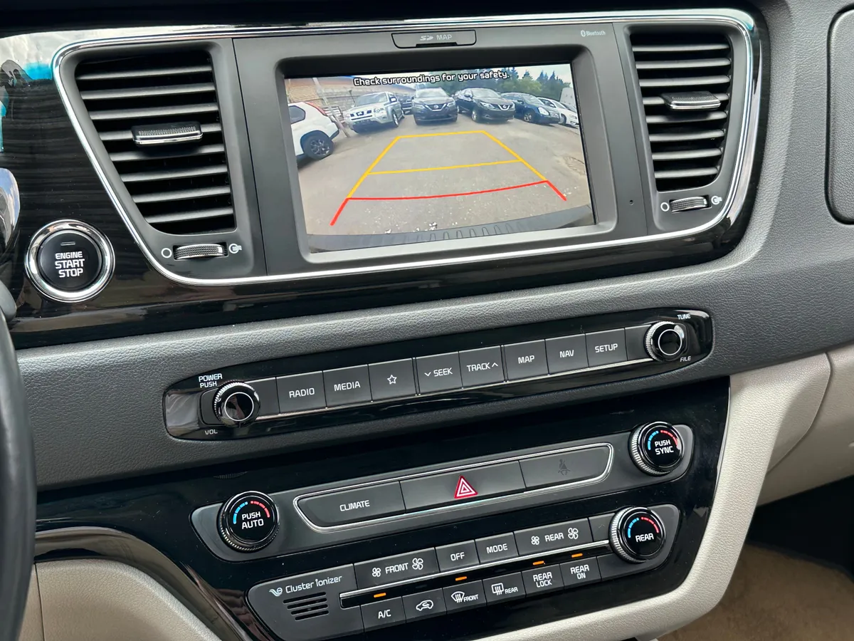 Kia Carnival 2.2 CRDi AT (200 л.с.)