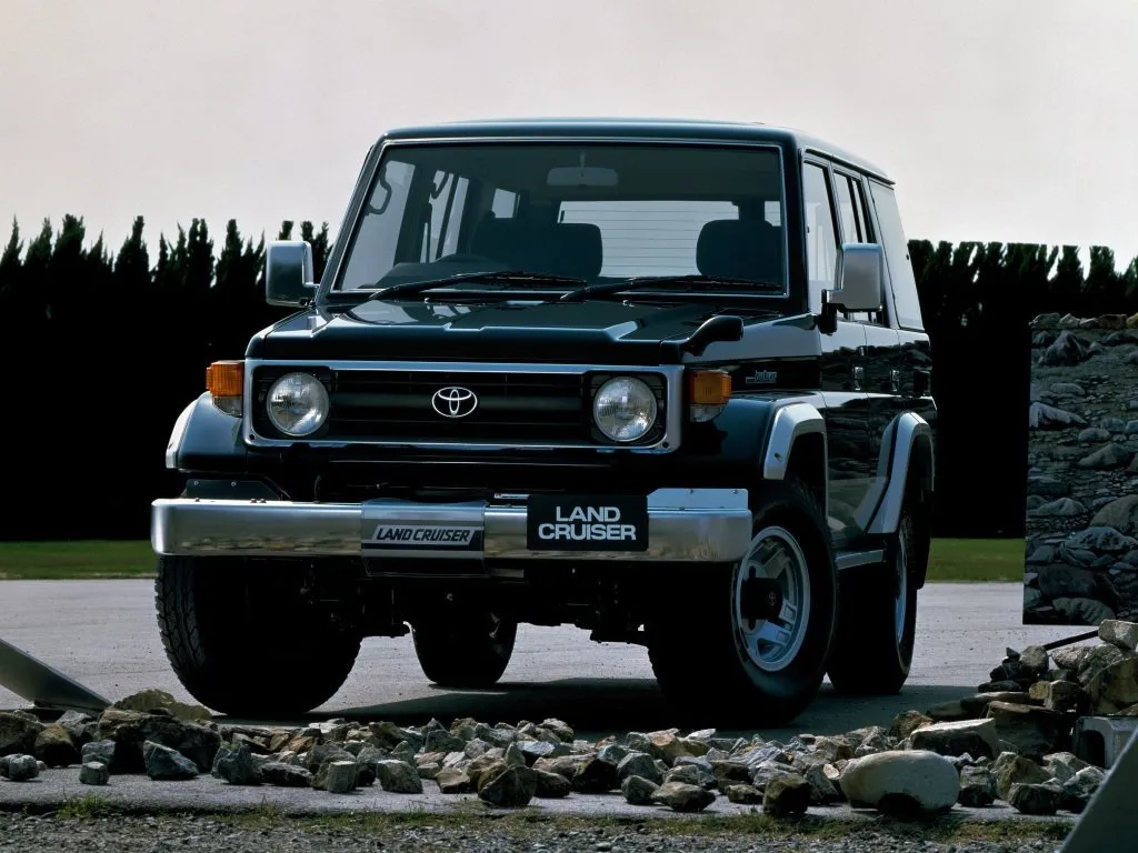 Toyota Land Cruiser 2.5 MT 4WD (86 л.с.)