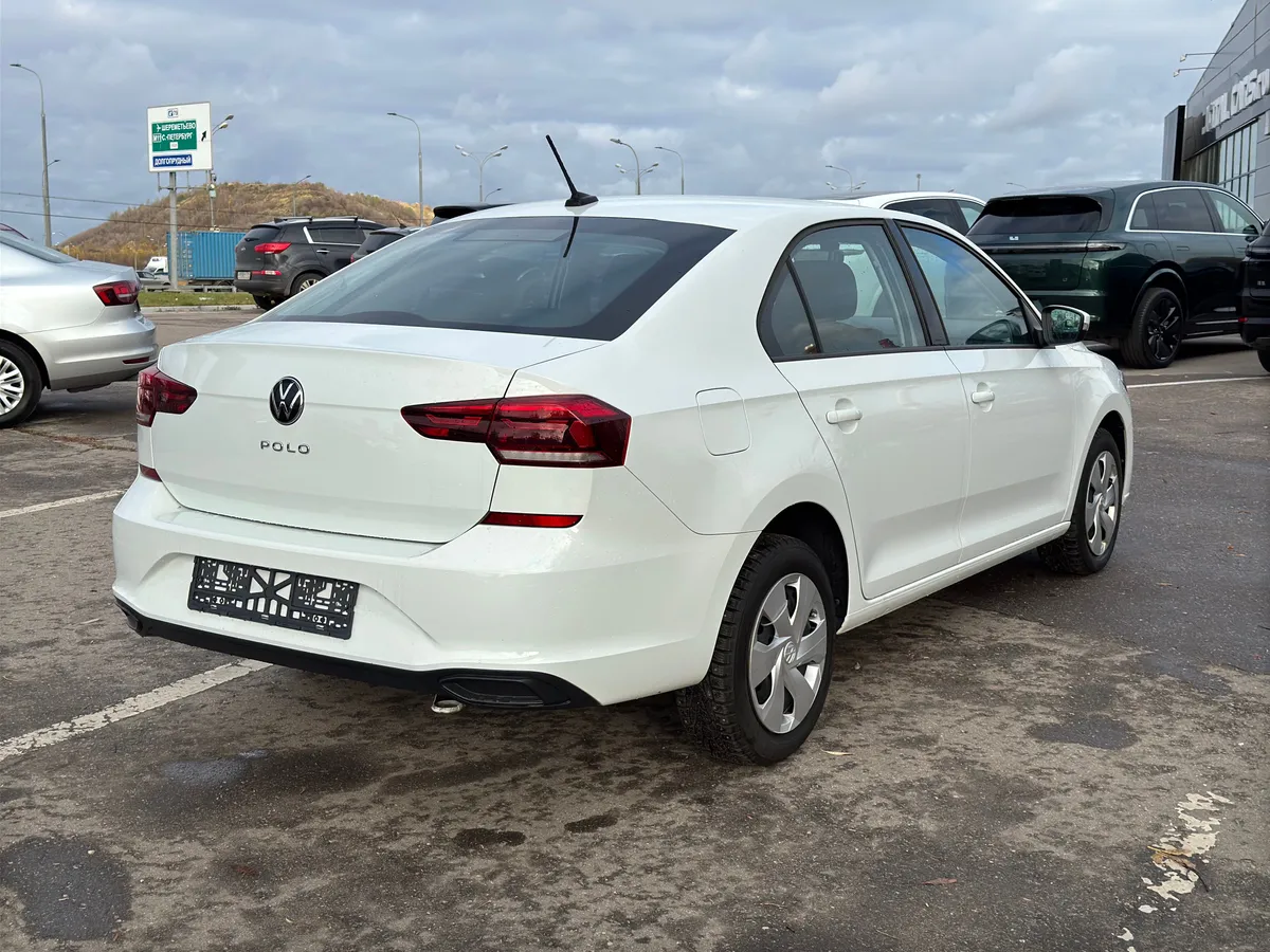 Volkswagen Polo 1.6 MPI AT (110 л.с.)