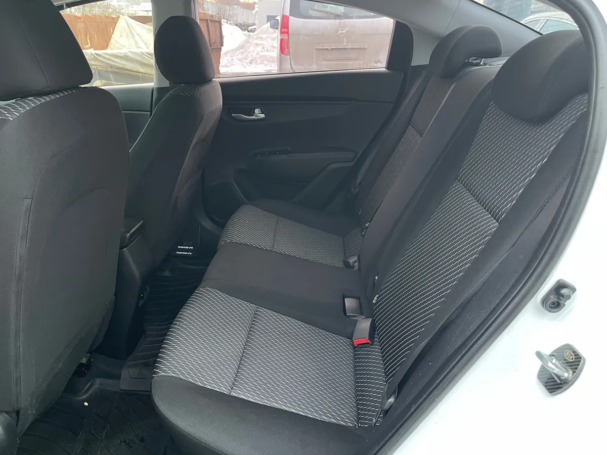 Kia Rio 1.4 AT (100 л.с.)