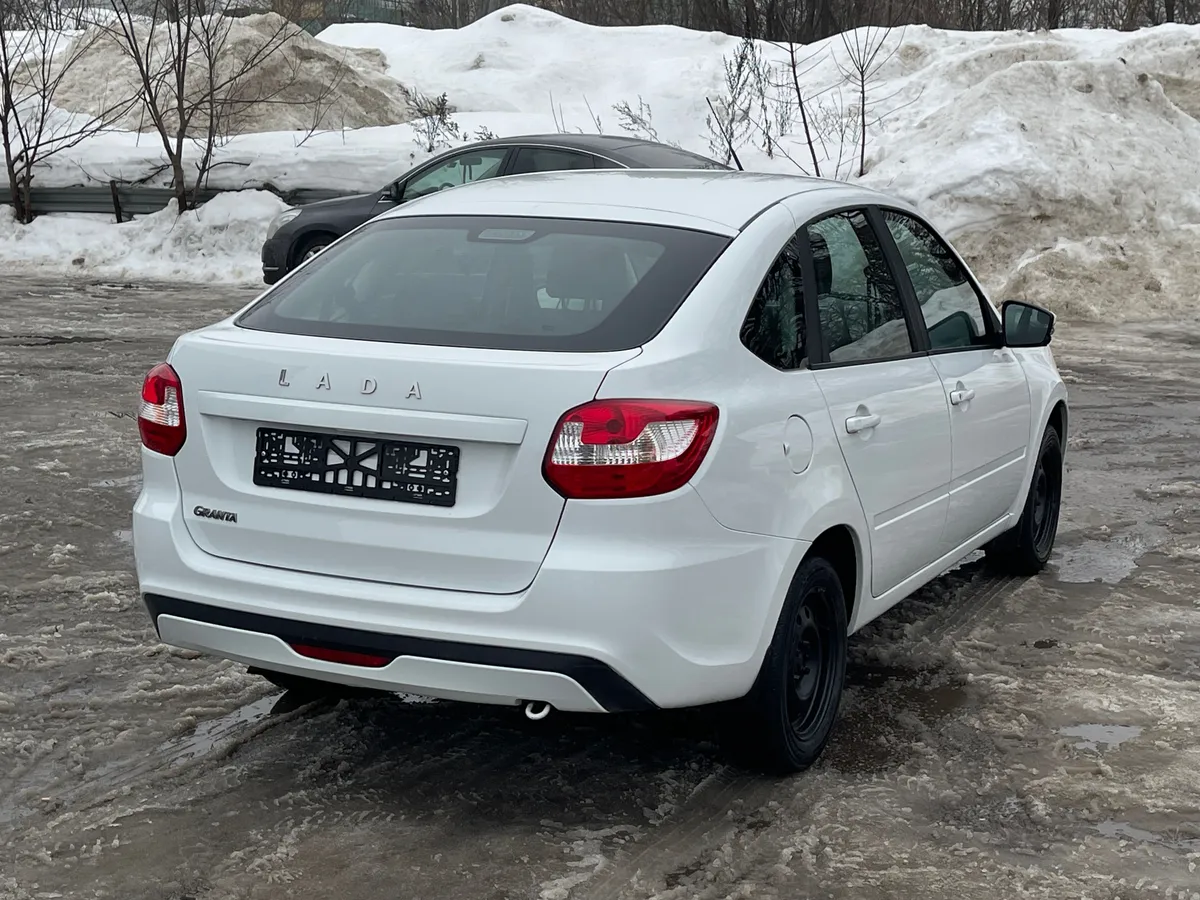 ВАЗ (Lada) Granta 1.6 MT (87 л.с.)