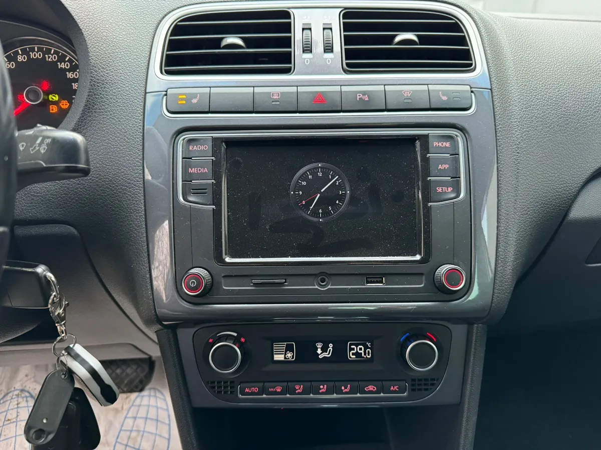 Volkswagen Polo 1.6 MPI AT (110 л.с.)