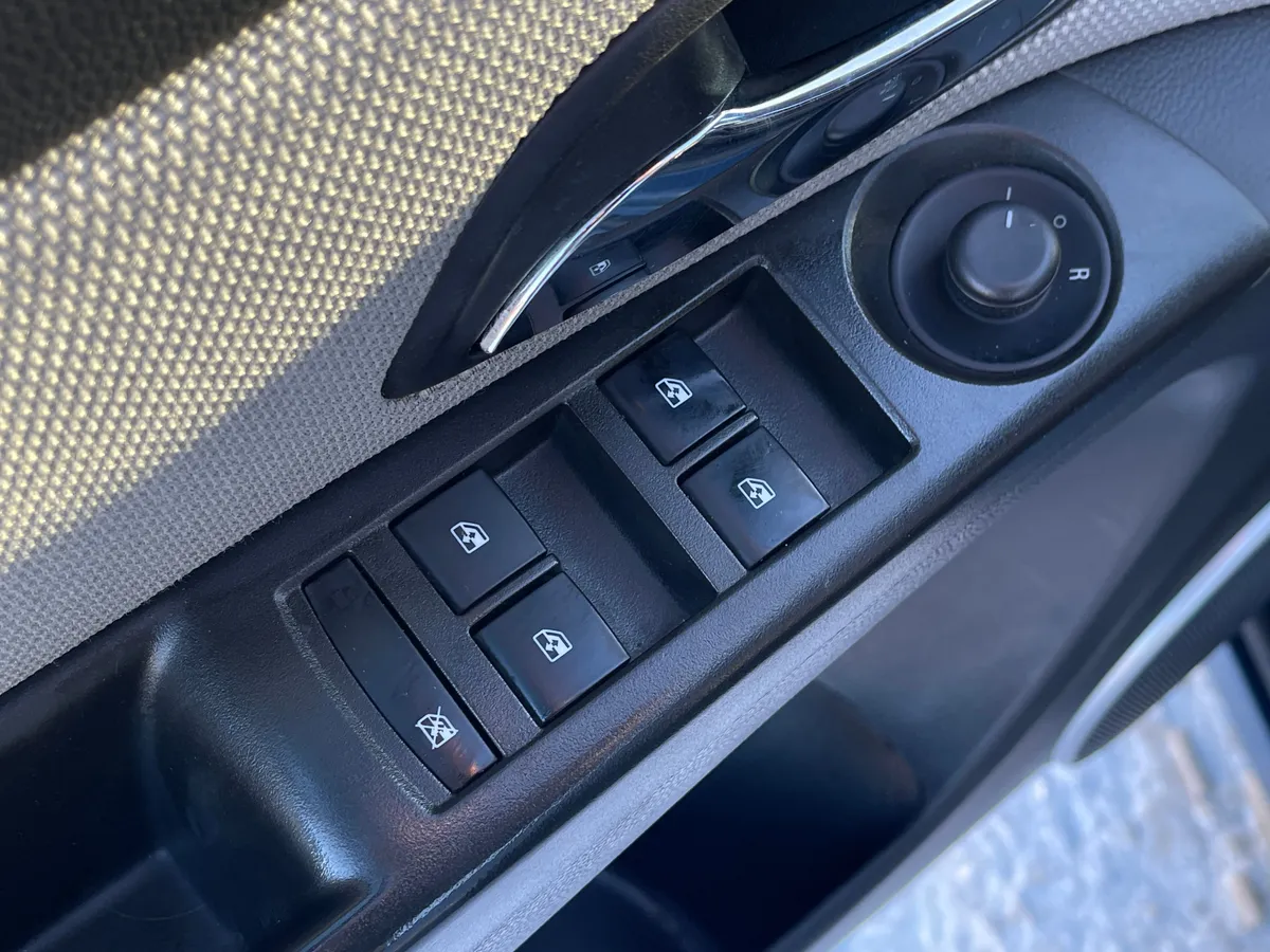 Chevrolet Cruze 1.6 AT (109 л.с.)