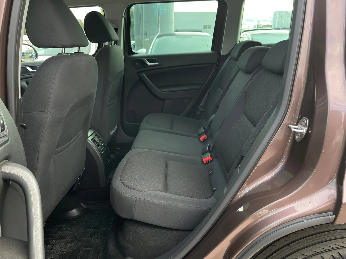 Skoda Yeti 1.8 TSI DSG 4x4 (152 л.с.), 2015 — фото 15
