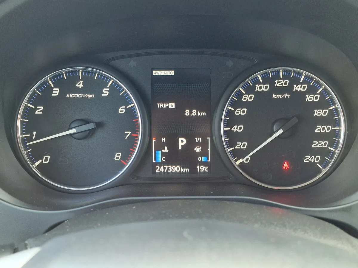 Mitsubishi Outlander 2.0 CVT 4WD (146 л.с.)