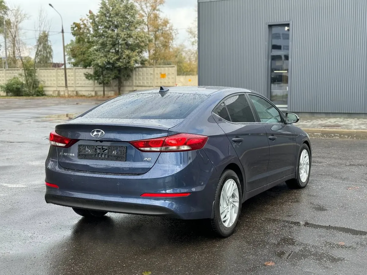 Hyundai Elantra 2.0 AT (150 л.с.)