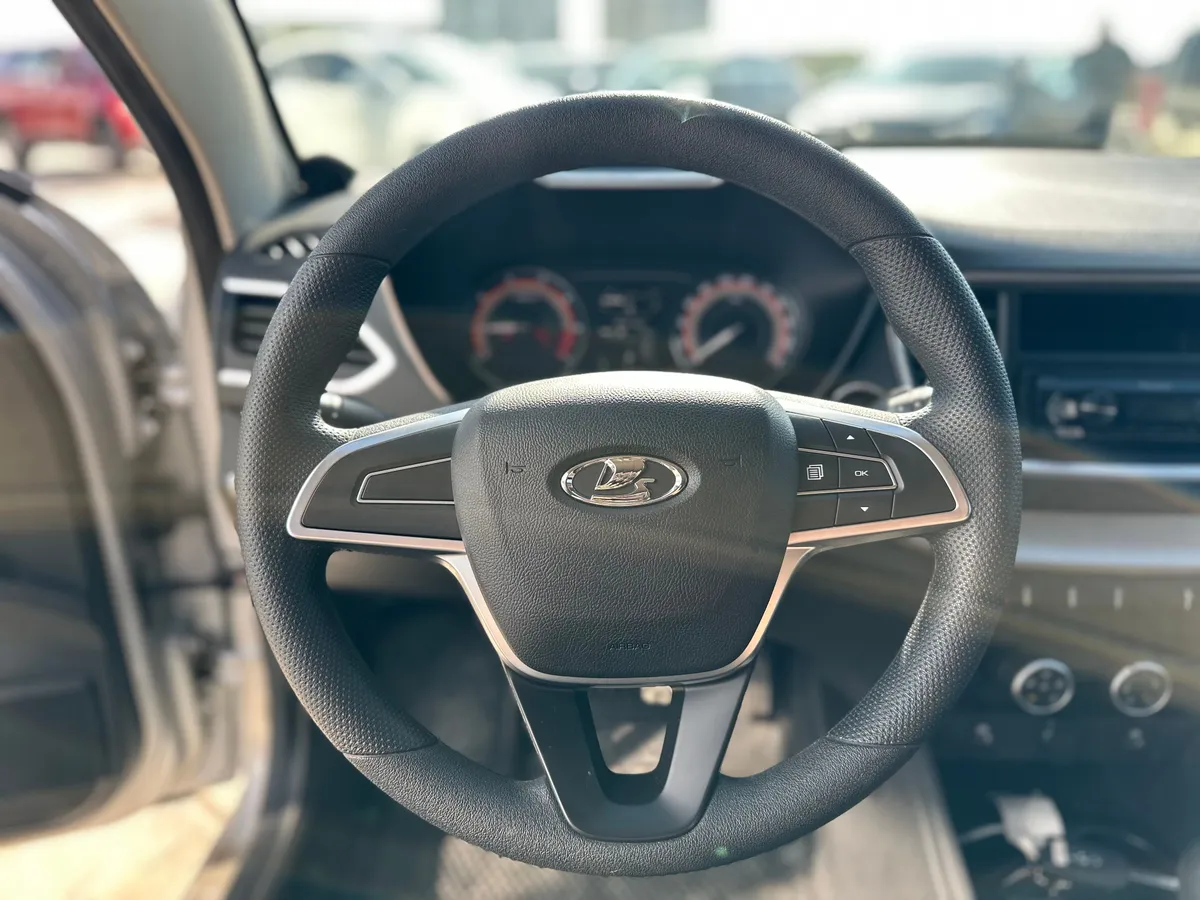 ВАЗ (Lada) Vesta 1.6 MT (90 л.с.)