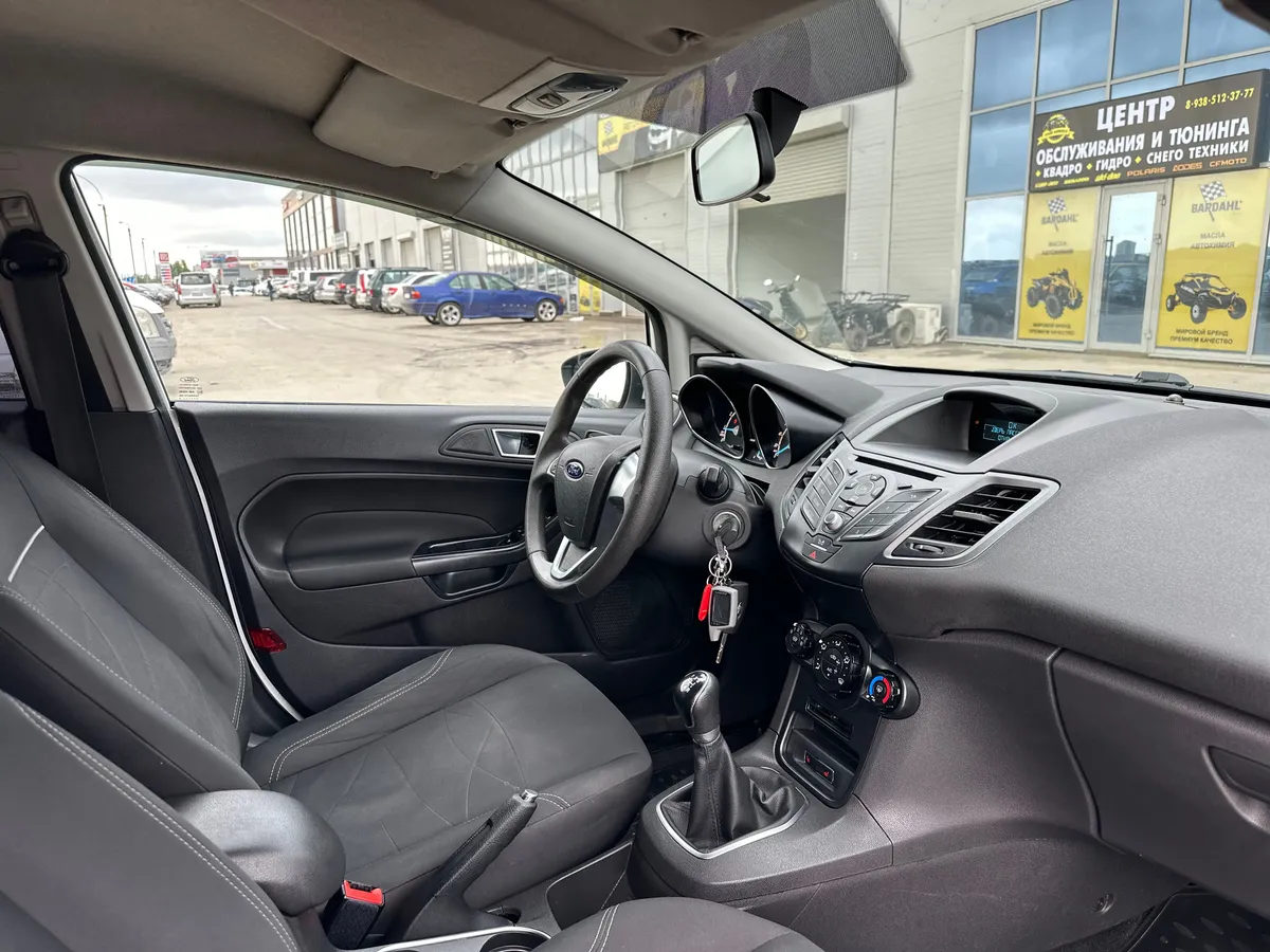 Ford Fiesta 1.6 Ti-VCT MT (105 л.с.)