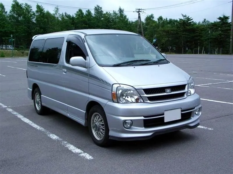Toyota Touring HiAce 3 AT RWD (140 л.с.)