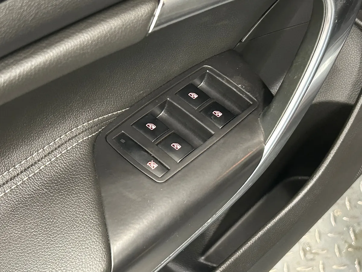 Opel Insignia 2.0 SIDI Turbo Ecotec AT 4x4 (250 л.с.)
