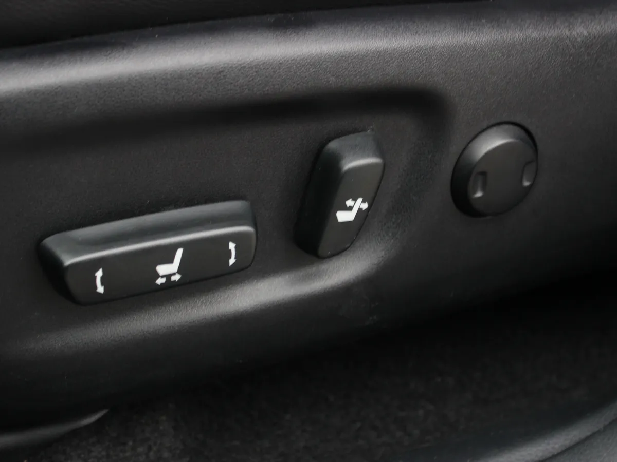 Toyota RAV4 2.0 CVT 4WD (146 л.с.)