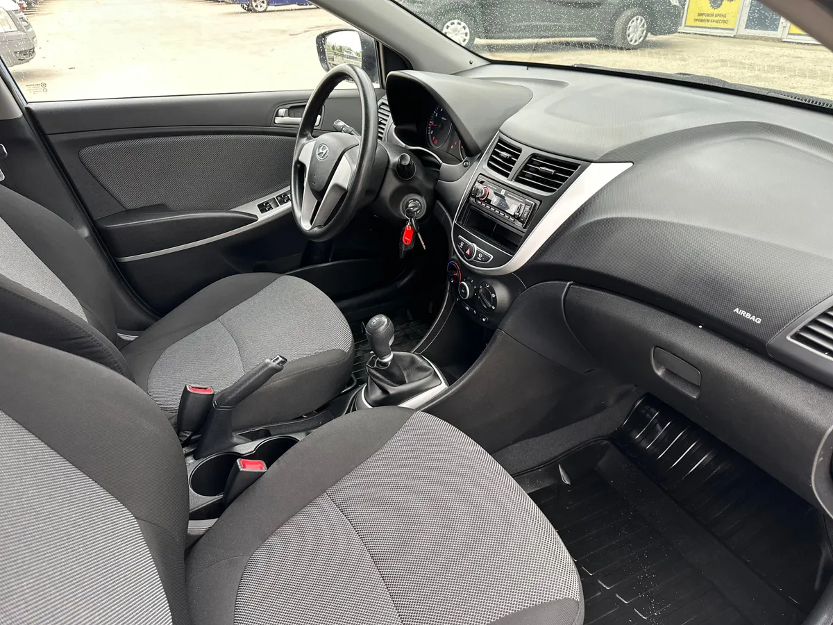 Hyundai Solaris 1.6 MT (123 л.с.), 2014 — фото 8