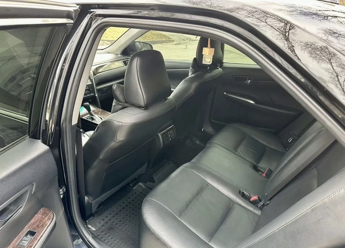 Toyota Camry 2.5 AT (181 л.с.)