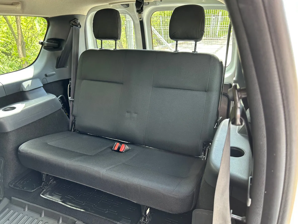 ВАЗ (Lada) Largus 1.6 MT 16 кл (7 мест) (106 л.с.)