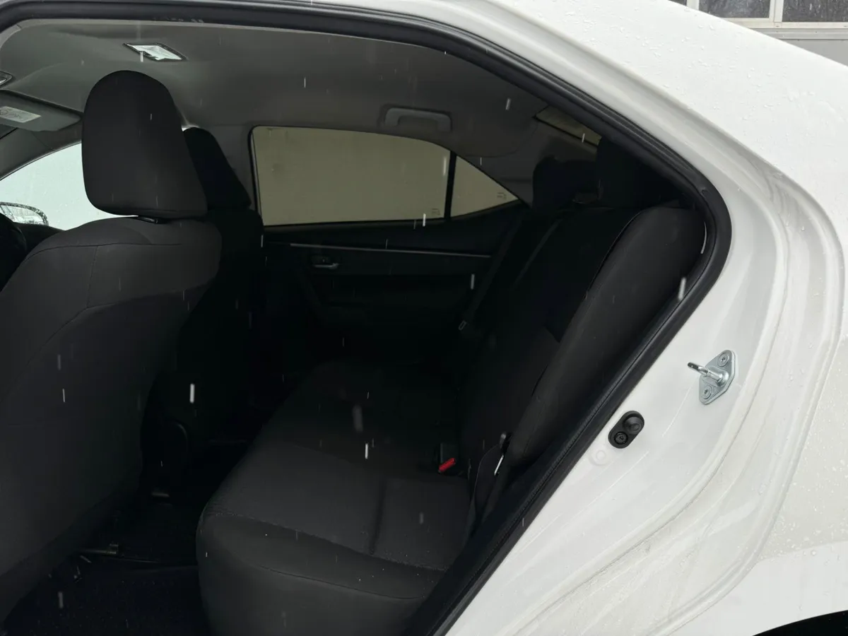 Toyota Corolla 1.6 CVT (122 л.с.)
