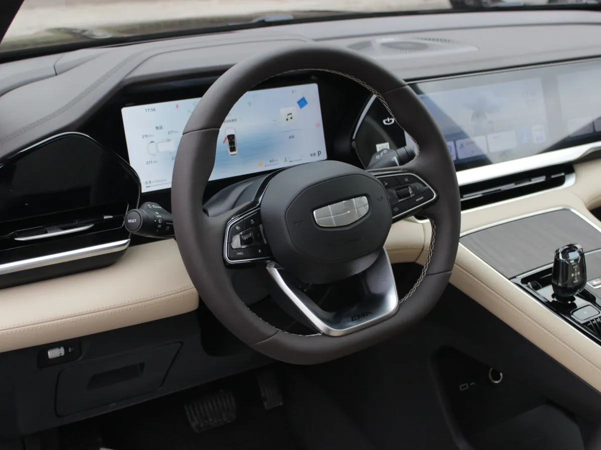 Geely Monjaro 2.0 AT 4WD (238 л.с.)