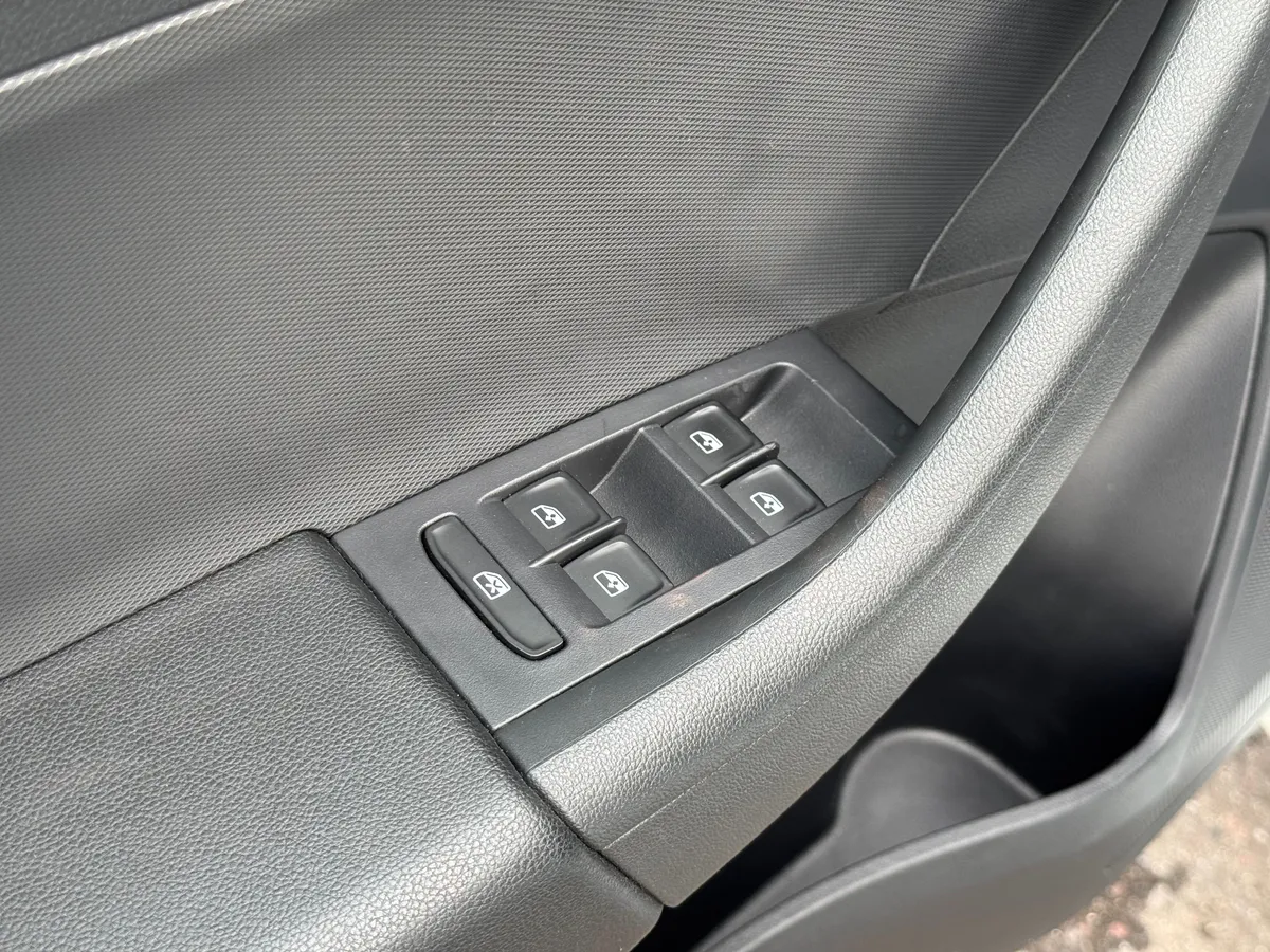 Volkswagen Polo 1.6 MPI AT (110 л.с.)