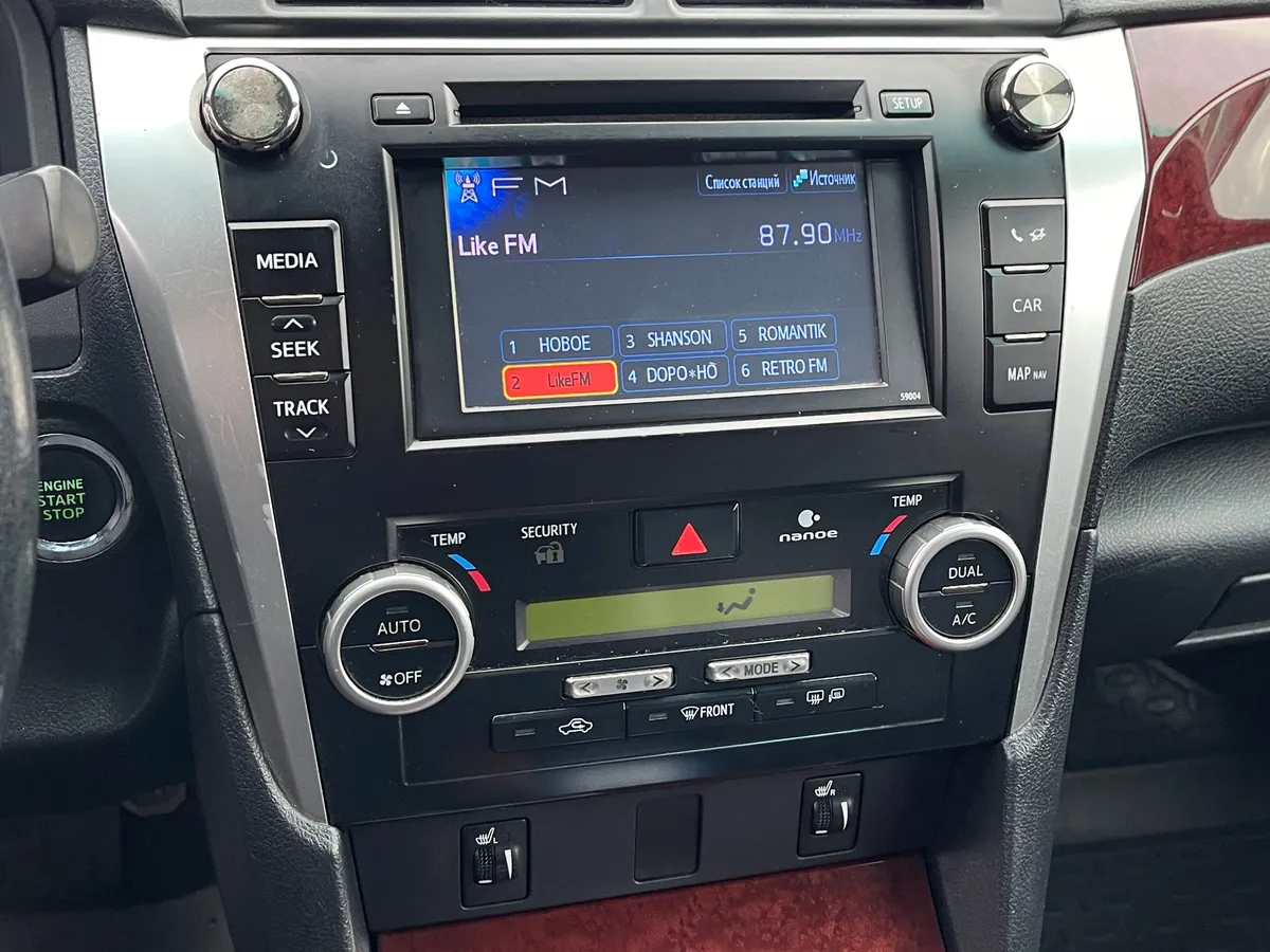 Toyota Camry 2.5 AT (181 л.с.)