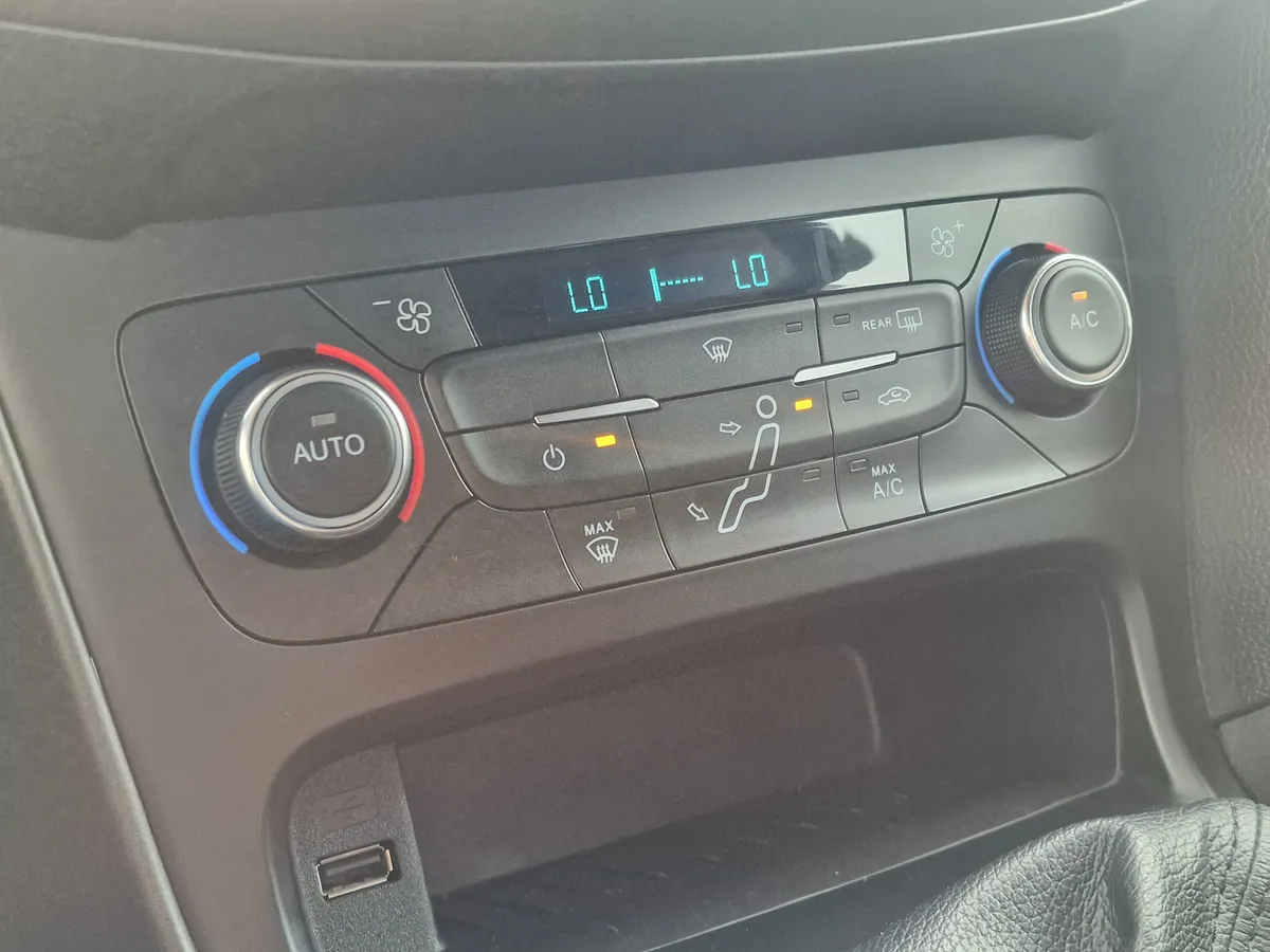 Ford Focus 1.6 Ti-VCT MT (105 л.с.)