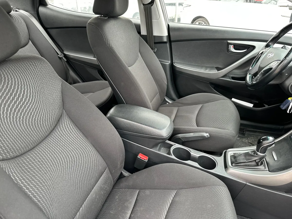 Hyundai Elantra 1.6 AT (132 л.с.)