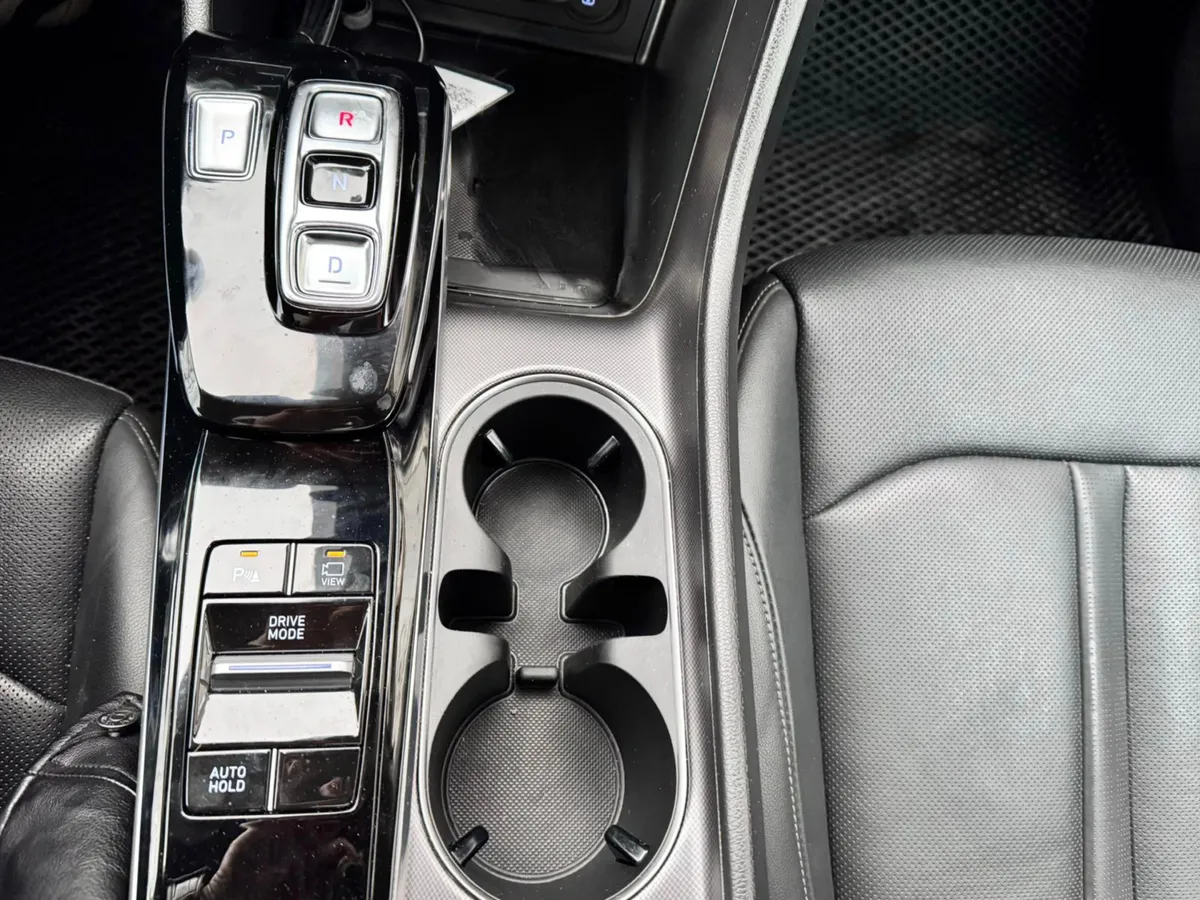 Hyundai Sonata 2.5 (180 л.с.) бензин, АКПП, передний привод