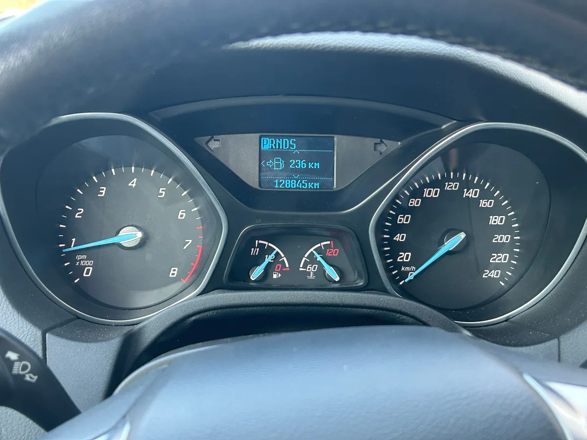 Ford Focus 1.6 PowerShift (125 л.с.)