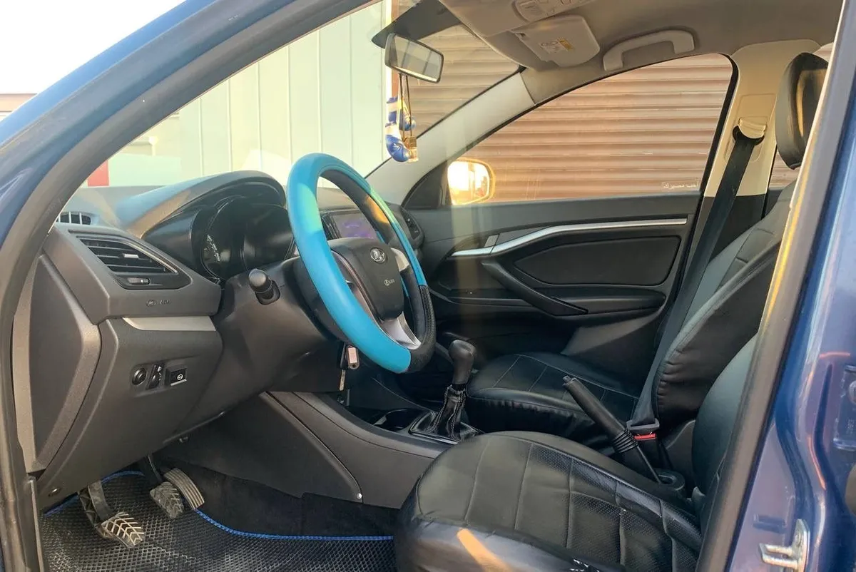 ВАЗ (Lada) Vesta 1.6 MT (106 л.с.)