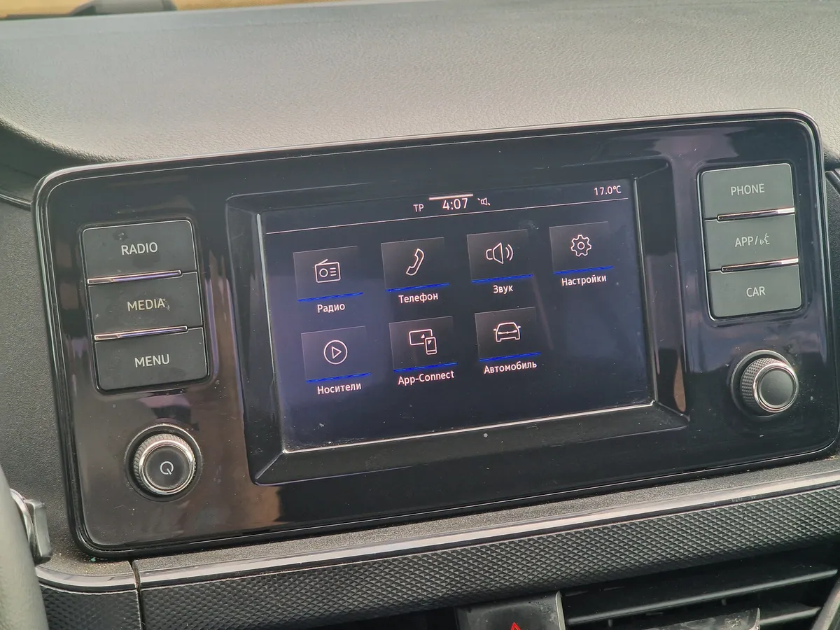 Volkswagen Polo 1.6 MT (110 л.с.)