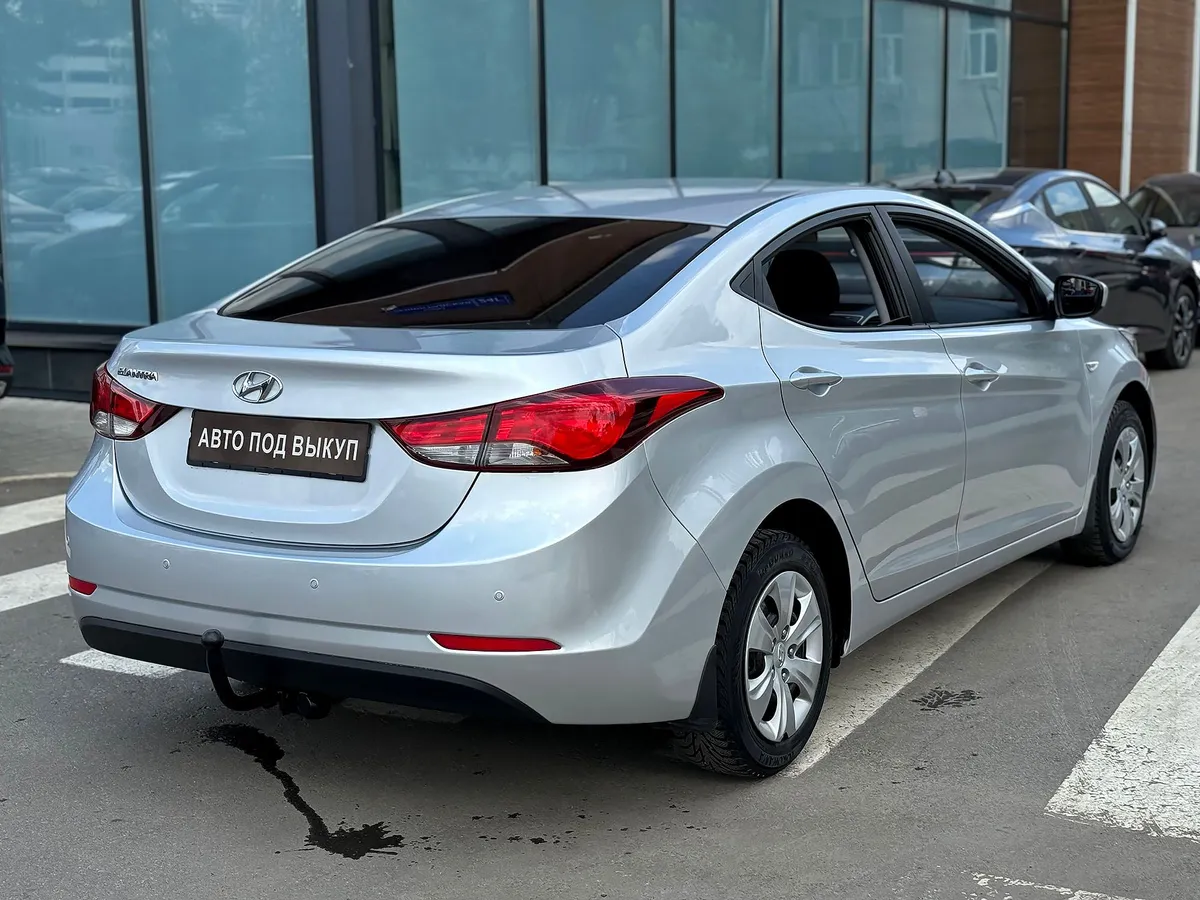 Hyundai Elantra 1.6 MT (132 л.с.)