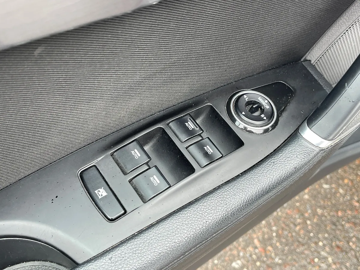 Hyundai i40 2.0 AT (150 л.с.)