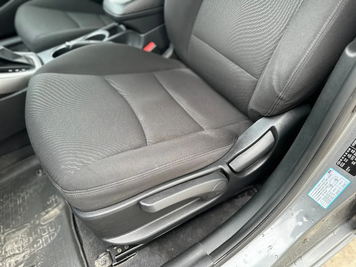 Hyundai Elantra 1.6 AT (132 л.с.)