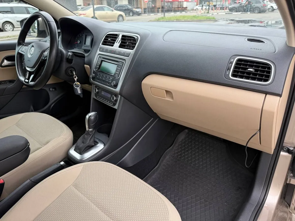 Volkswagen Polo 1.6 MPI AT (110 л.с.)