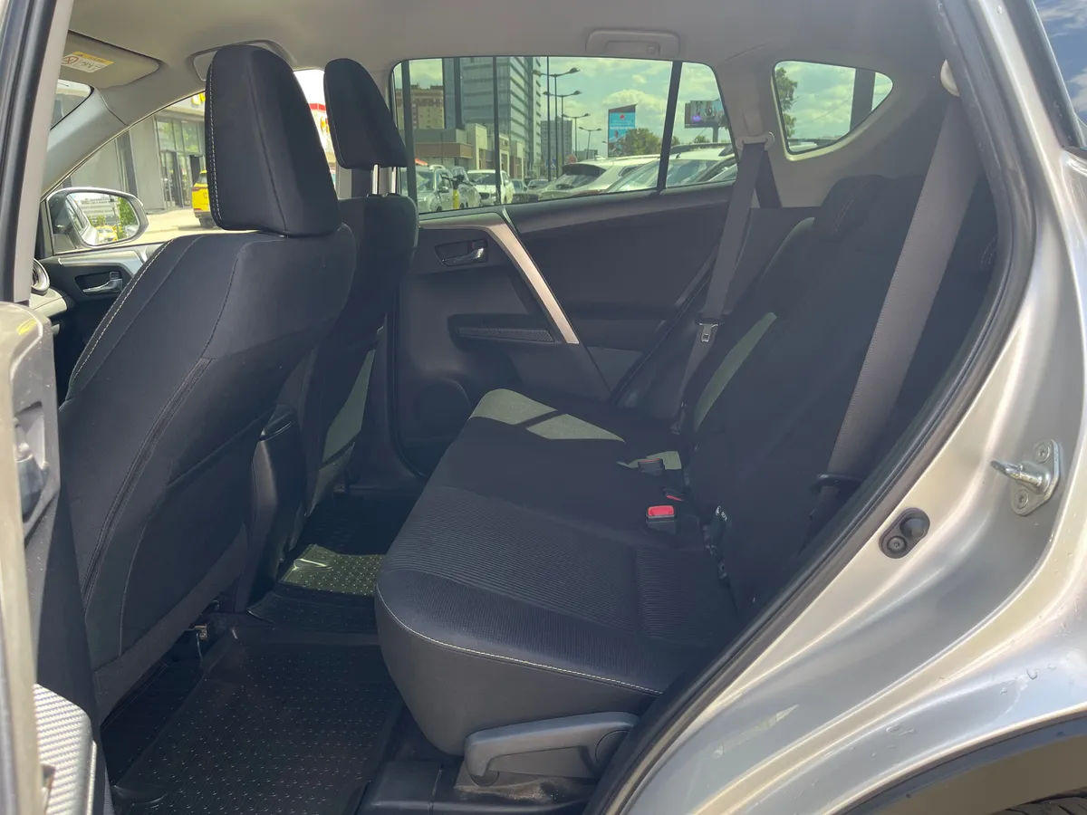 Toyota RAV4 2.0 CVT 4WD (146 л.с.)