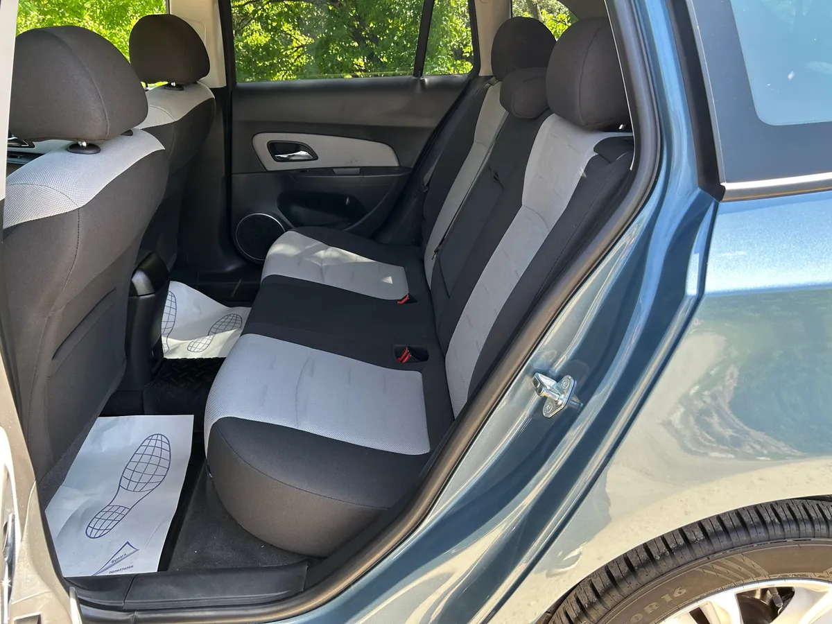 Chevrolet Cruze 1.8 AT (141 л.с.)