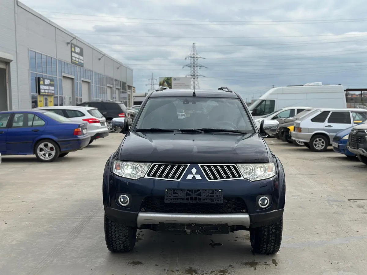 Mitsubishi Pajero Sport 2.5 DI-D AT AWD (178 л.с.)