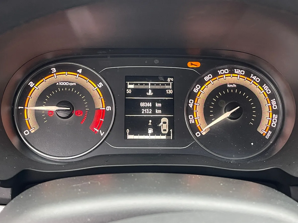 ВАЗ (Lada) Vesta 1.6 MT (106 л.с.)