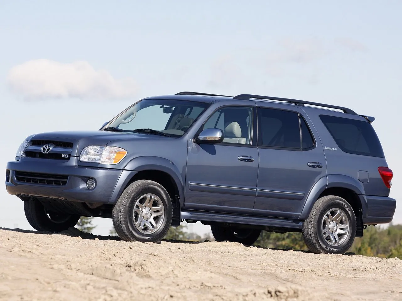 Toyota Sequoia 4.7 AT 4WD (282 л.с.)