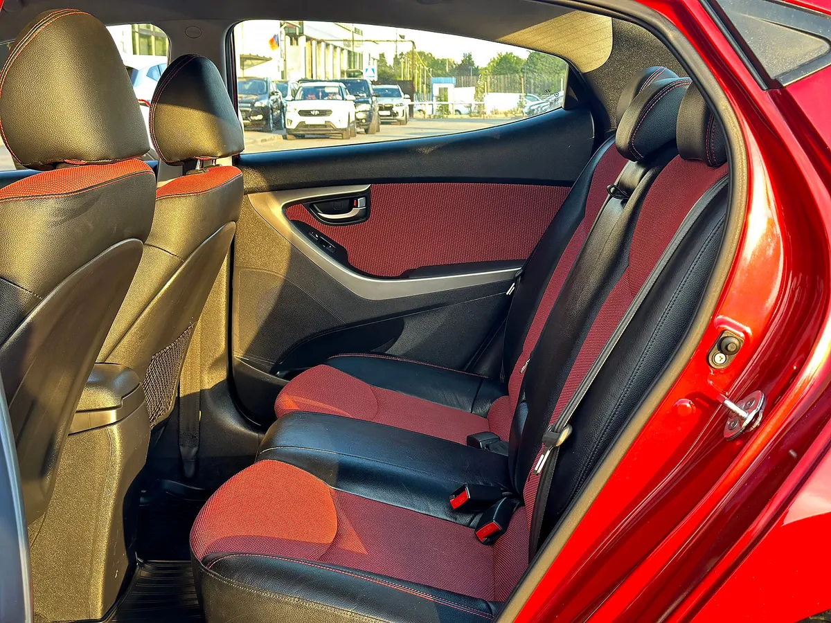 Hyundai Elantra 1.8 AT (150 л.с.)