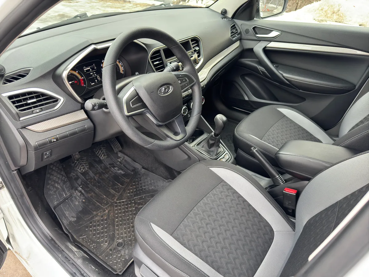 ВАЗ (Lada) Vesta 1.6 MT (90 л.с.)