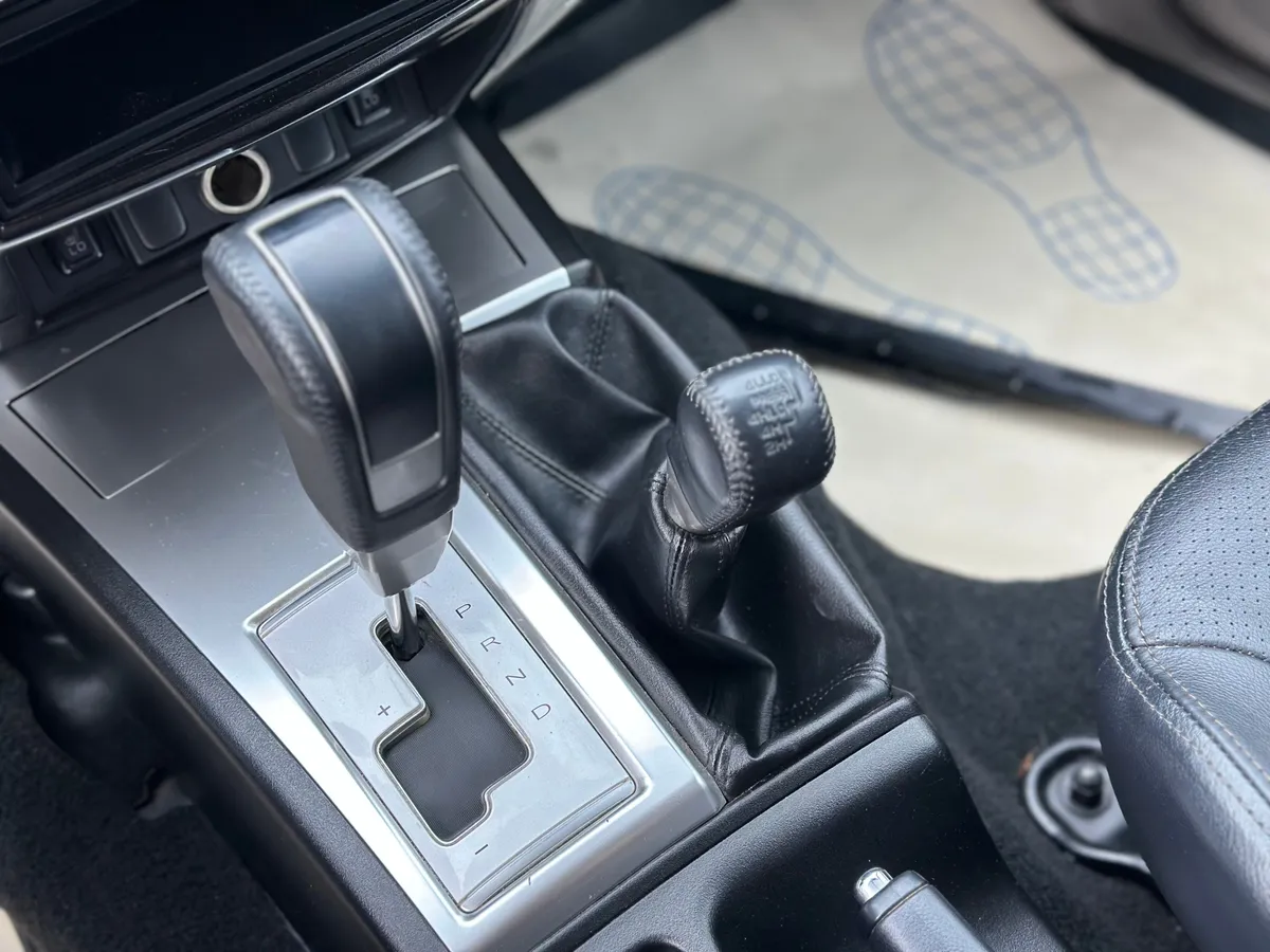 Mitsubishi Pajero Sport 2.5 DI-D AT AWD (178 л.с.)