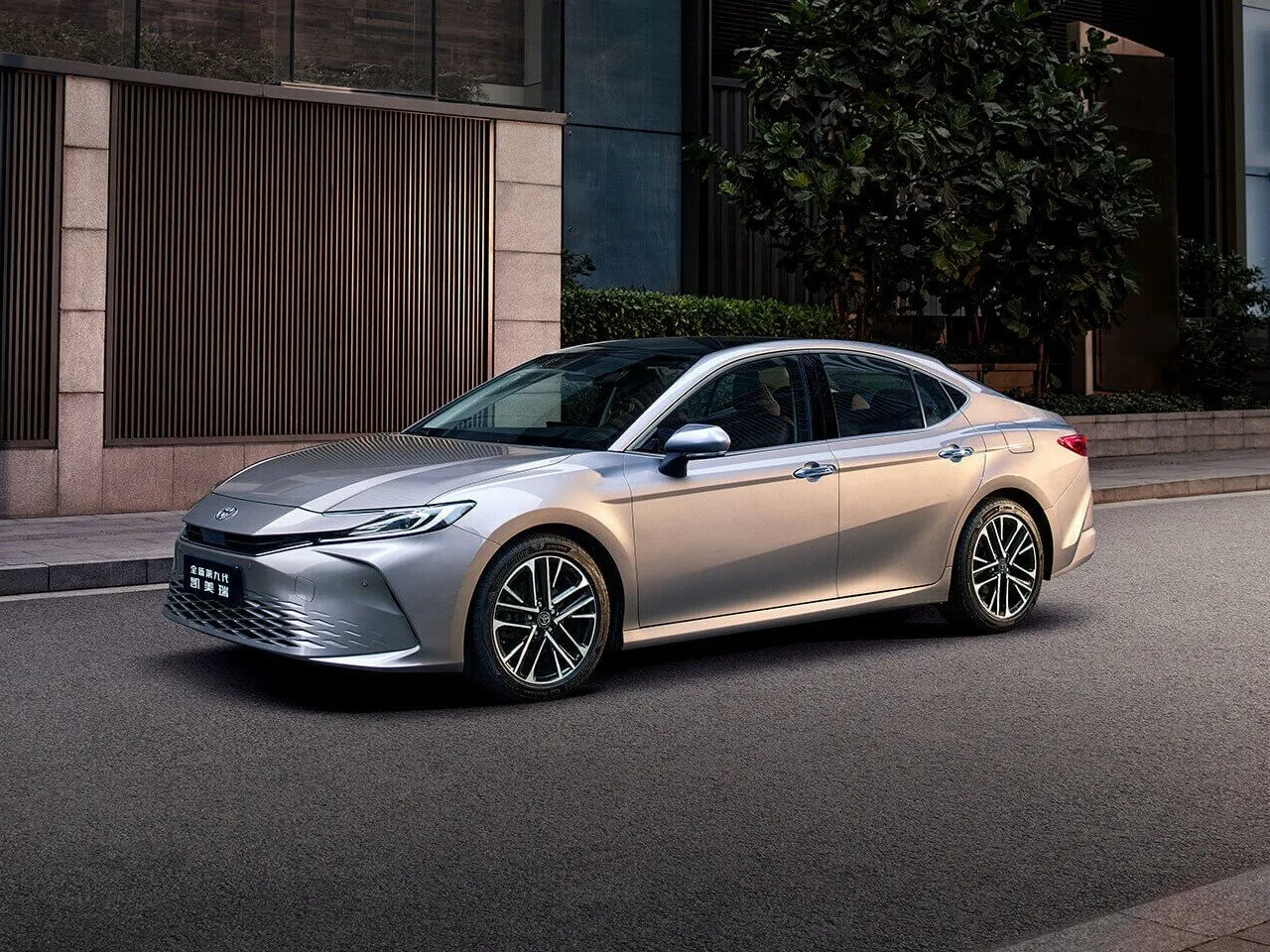 Toyota Camry 2 CVT FWD (173 л.с.)