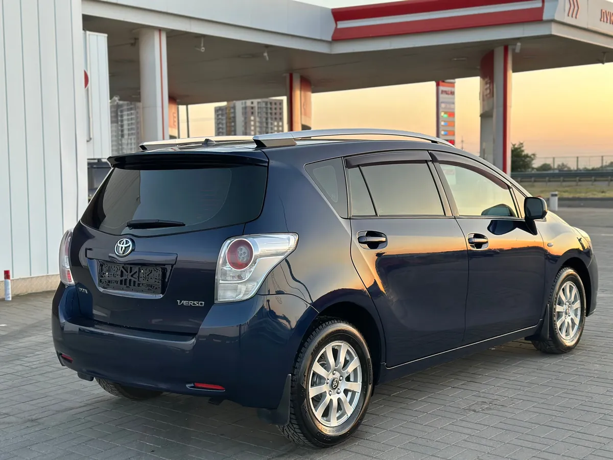 Toyota Verso 1.8 CVT (150 л.с.)