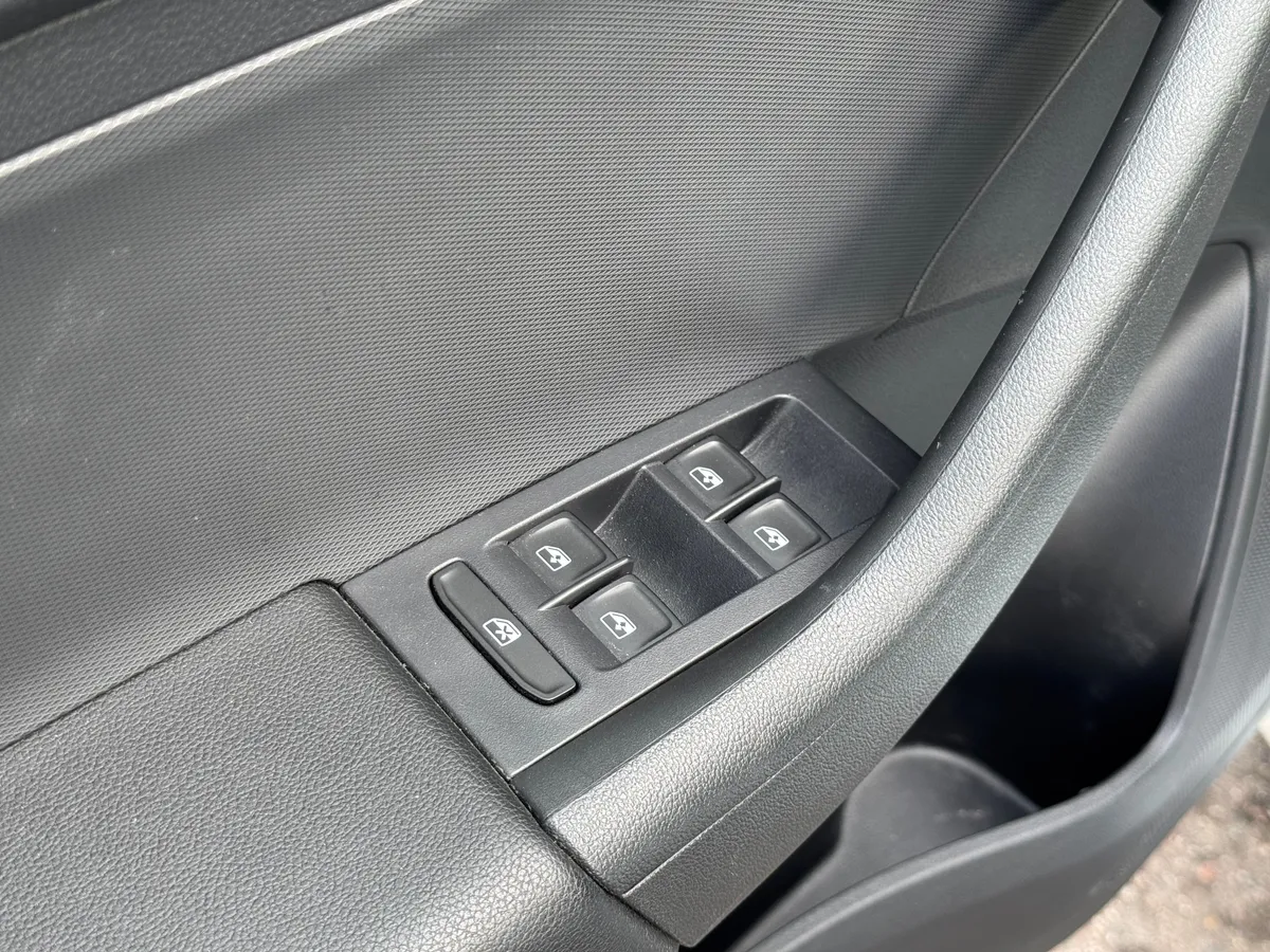 Volkswagen Polo 1.6 MPI AT (110 л.с.)