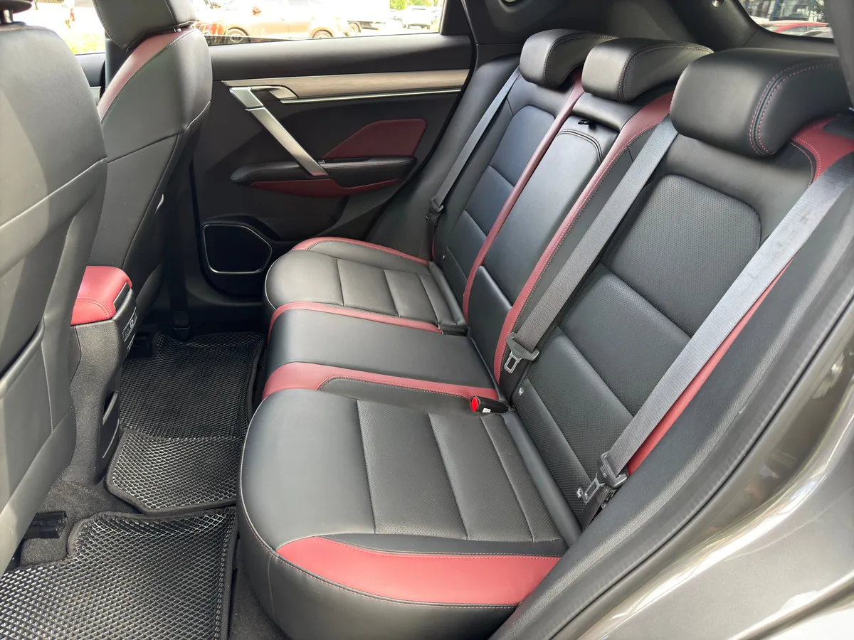 Geely Coolray 1.5 (150 л.с.) бензин, робот, передний привод