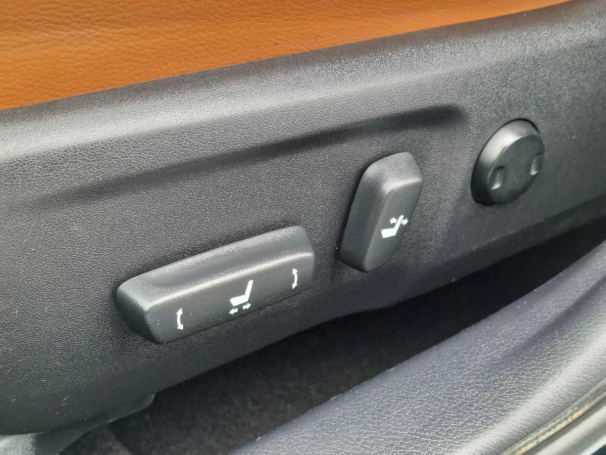 Toyota Camry 2.5 AT (181 л.с.)