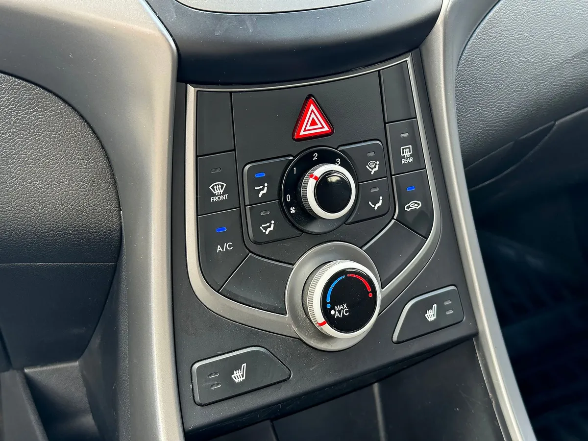 Hyundai Elantra 1.6 MT (132 л.с.)