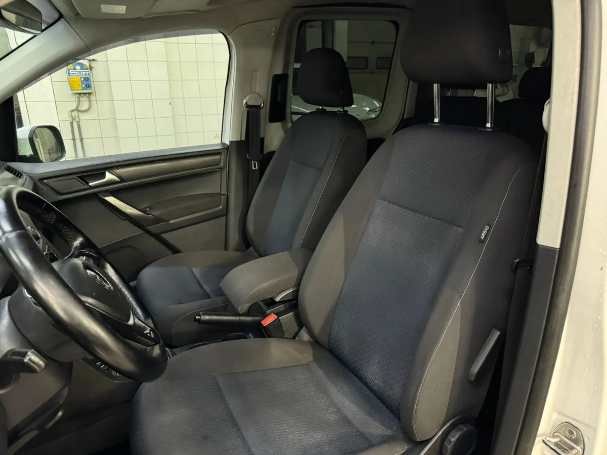 Volkswagen Caddy 1.6 MPI MT (110 л.с.)